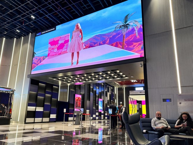 Σπάει τα ταμεία η "Barbie": Πάνω από 1,3 δισ. οι εισπράξεις - Έγινε η μεγαλύτερη εμπορική επιτυχία της Warner Bros