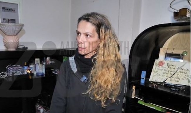 "Ερχομαι να σε σκοτώσω": 46χρονη καταγγέλλει τον πρώην σύντροφό της - Τη χτυπούσε με σιδερολοστό και της έκαψε το σπίτι