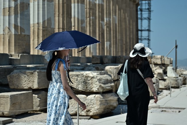 ΤΟΥΡΙΣΤΕΣ ΑΚΡΟΠΟΛΗ