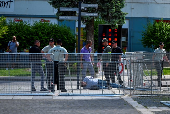 ΣΛΟΒΑΚΙΑ ΦΙΤΣΟ ΠΥΡΟΒΟΛΙΣΜΟΙ