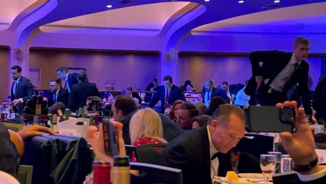 ενοπλοσ επιθεση τραμπ