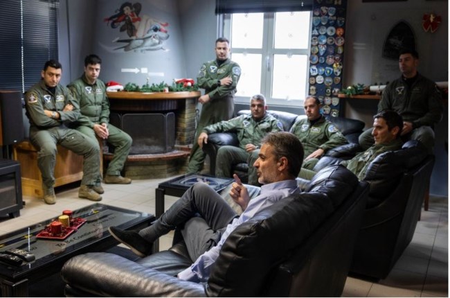 Απάντηση Μητσοτάκη σε Τσαβούσογλου από την 115 Πτέρυγα Μάχης στη Σούδα: Δεν αισθανόμαστε καμία απειλή από κανέναν