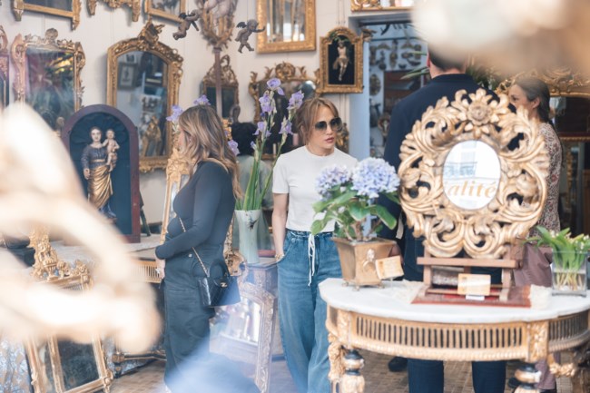 JLo: Γιατί το ταξίδι της στην οικονομική θέση... φουντώνει τις φήμες περί χωρισμού με τον Μπεν Άφλεκ