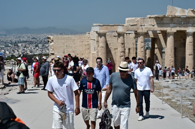 ΤΟΥΡΙΣΤΕΣ ΑΚΡΟΠΟΛΗ