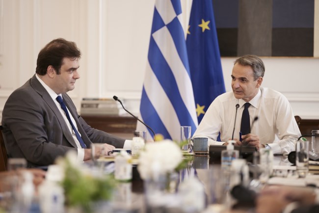 Ο Μητσοτάκης στο υπουργείο Παιδείας: Σύντομα θα διαθέτουμε και μη κρατικά πανεπιστήμια, διορθώνουμε την ανορθογραφία