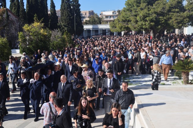 Α ΝΕΚΡΟΤΑΦΕΙΟ