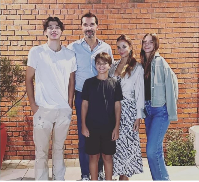 Αντρέι Στογιάκοβιτς: Ο πανύψηλος και κούκλος γιος της Αλέκας Καμηλά και του Πρέντραγκ Στογιάκοβιτς είναι το νέο αστέρι του μπάσκετ