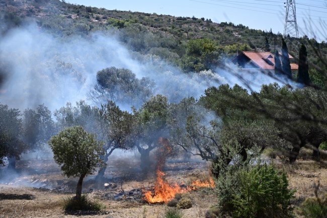 Έκλεισε και η παλαιά και η νέα Εθνική Οδός Αθηνών Κορίνθου- Χάος με ουρές χιλιομέτρων στην Παραλιακή