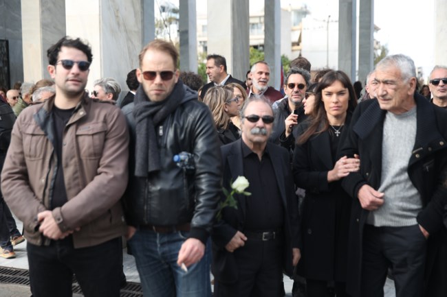 μανουσακης