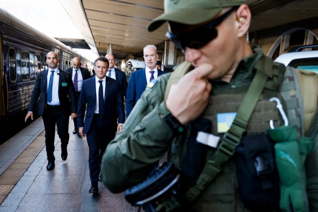 ΜΑΚΡΟΝ ΣΟΛΤ΅Σ ΝΤΡΑΓΚΙ ΚΙΕΒΟ