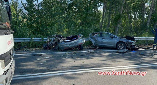 Πολύνεκρο τροχαίο στην Ξάνθη: Τέσσερις άνθρωποι βρήκαν τραγικό θάνατο - ΙΧ κόπηκε στη μέση μετά τη σύγκρουση με  λεωφορείο