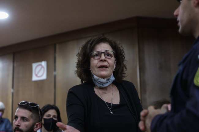 Δίκη Χρυσής Αυγής: "Για τα τραγούδια του τον σκοτώσατε;" - Ξέσπασε η Μάγδα Φύσσα και αποχώρησε από την αίθουσα