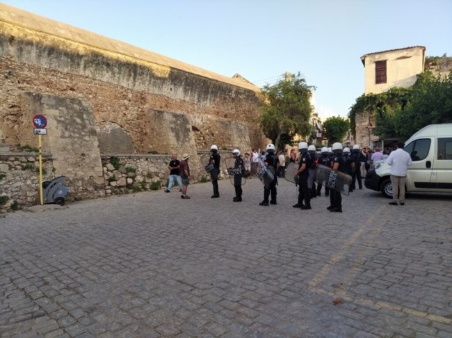 ΝΤΟΡΑ ΧΑΝΙΑ