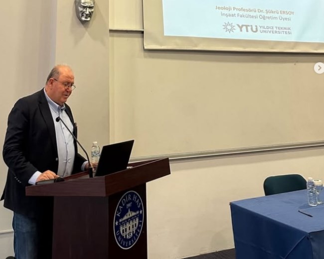 Διαφωνεί Τούρκος καθηγητής Γεωλογίας με τους Ελληνες ειδικούς: Οι σεισμοί στις Κυκλάδες είναι ηφαιστειακοί και όχι τεκτονικοί