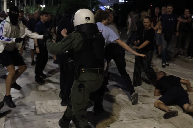 επεισοδια συνταγμα