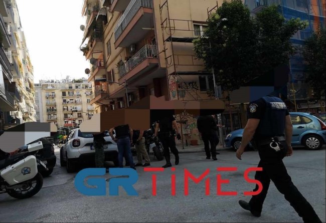Θεσσαλονίκη ταμπουρωμένος