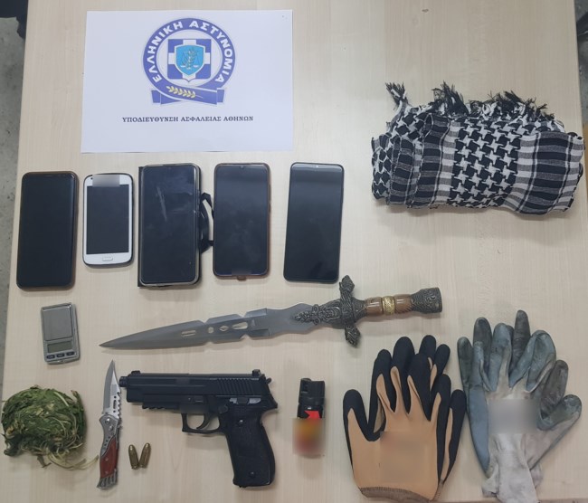 Εξαρθρώθηκε συμμορία που πραγματοποιούσε ένοπλες ληστείες σε καταστήματα στην Αθήνα - 4 συλλήψεις από την ΕΛΑΣ