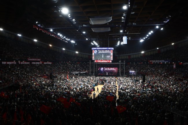 Θάνος Μικρούτσικος