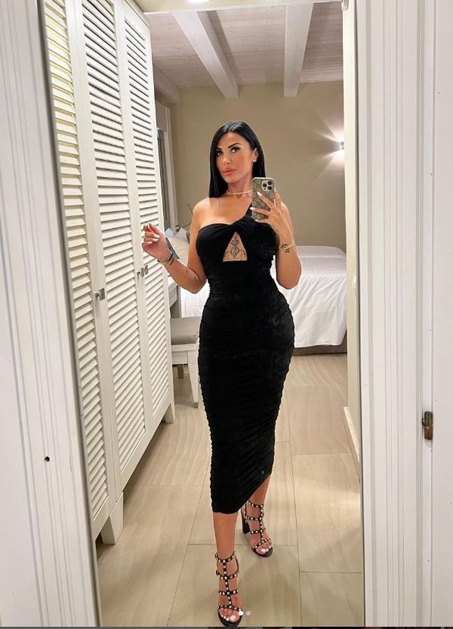 FLAVIA BORZONE