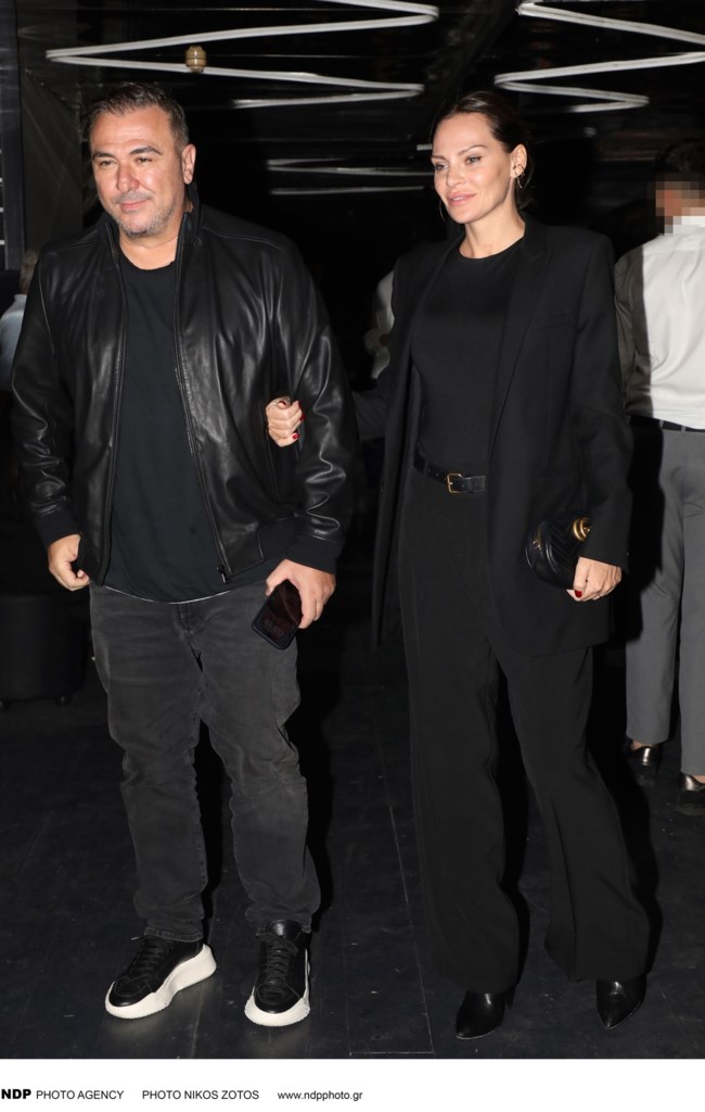 Chic and simple: Η Υβόννη Μπόσνιακ έκανε την πιο λιτή και την πιο στιλάτη βραδινή εμφάνιση