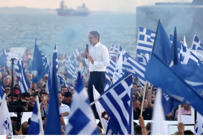 Μητσοτάκης στη Θεσσαλονίκη: "Αρκετά με τους ντεμέκ πιστούς και τους ντεμέκ πατριώτες"