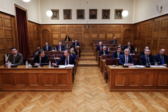 Εξεταστική για τα Τέμπη