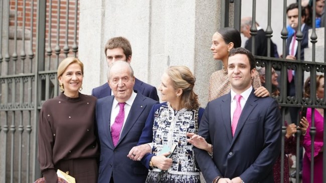 Ο γάμος της χρονιάς: Royal του οίκου Βουρβόνων και δήμαρχος Μαδρίτης - Η λαμπερή τελετή και η σύγκριση με Λετίσια - Φελίπε