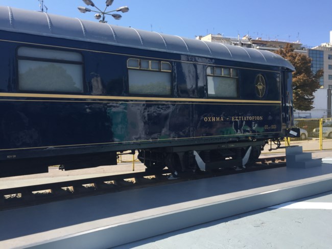 Το Orient Express του Μεσοπολέμου - Η ιστορία της θρυλικής εστιάμαξας που σέρβιρε κατσικίσιο τυρί Χαλκιδικής και κόκκινο μακεδονίτικο κρασί