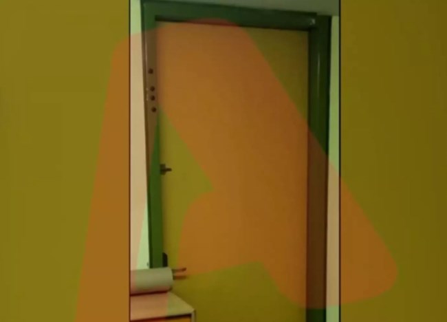 Αλεξανδρούπολη: Αυτό είναι το σκοτεινό δωμάτιο που έκλεινε η παιδαγωγός τα παιδάκια- "Ξυπνάει το παιδί μεσ' τη νύχτα"