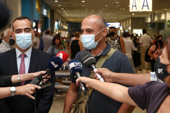 ΥΠΕΞ: Επέστρεψαν με ασφάλεια δύο ακόμη Έλληνες πολίτες από το Αφγανιστάν [Εικόνες-Βίντεο]