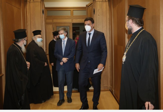 Ιερά Σύνοδος: "Ελεύθερη επιλογή ο εμβολιασμός" ως αποκλειστική λύση για την αναχαίτιση της πανδημίας