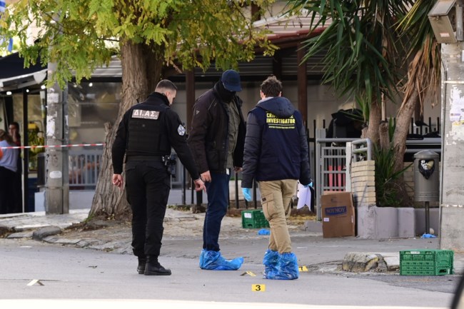 Βίντεο ντοκουμέντα: Η στιγμή της εν ψυχρώ εκτέλεσης και η προσπάθεια του δράστη να διαφύγει στη Γλυφάδα - "Παναγία μου"
