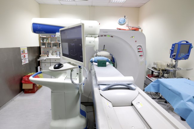 Δήμητρα Κατσαφάδου: Δώρισε στο ΕΣΥ ρομποτικό μηχάνημα για θεραπείες ακτινολογίας σε ογκολογικούς ασθενείς