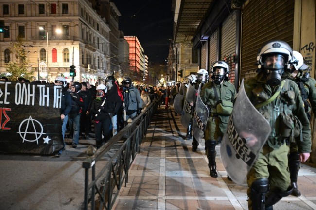 Επέτειος Γρηγορόπουλου: Συλλήψεις και προσαγωγές - Έκλεισαν δρόμοι και σταθμοί του Μετρό για την πορεία