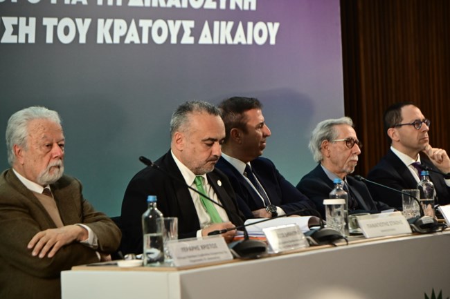 Ανδρουλάκης: Το δίπολο "συγκεντρώσεις ή Δικαιοσύνη" που καλλιεργεί η κυβέρνηση είναι και επίπλαστο και επικίνδυνο