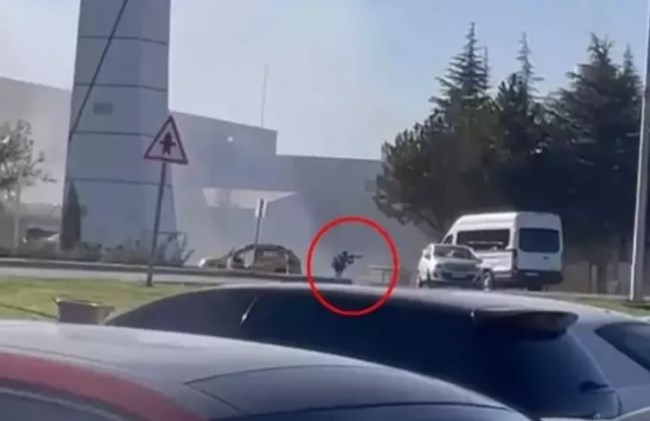 Τρομοκρατική επίθεση στην αεροδιαστημική βιομηχανία της Τουρκίας: Τέσσερις νεκροί και 14 τραυματίες [βίντεο]