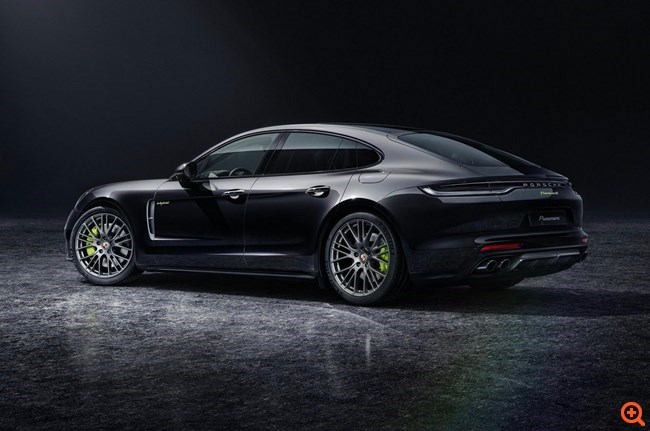 Η Porsche παρουσιάζει ειδικές εκδόσεις για την Panamera