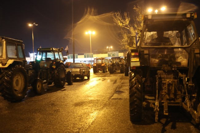 ΑΓΡΟΤΕΣ - ΠΡΟΜΑΧΩΝΑΣ