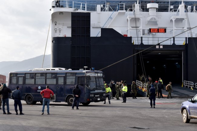 Εφυγαν τα ΜΑΤ από την Λέσβο - Παρών ο Μουτζούρης για να το ελέγξει