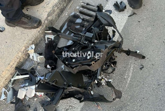 Τραγωδία στη Θεσσαλονίκη: Νεκρή 46χρονη σε τροχαίο - Έπεσε με τη μηχανή της σε μπάρες [εικόνες]