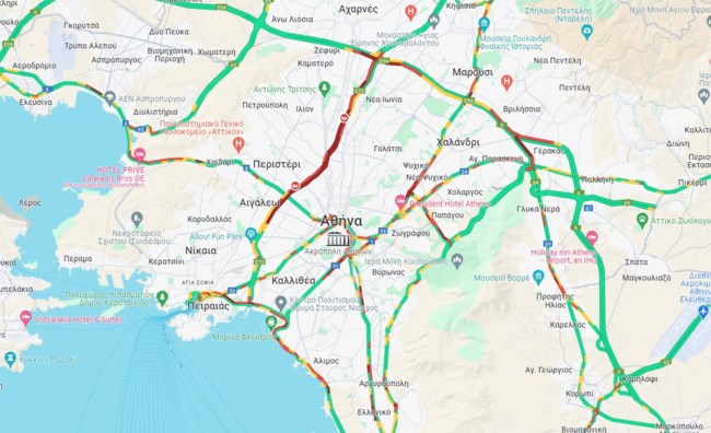 Καραμπόλα έφερε χάος στον Κηφισό: Στο "κόκκινο" Κηφισίας και Μεσογείων - Live η κίνηση στους δρόμους