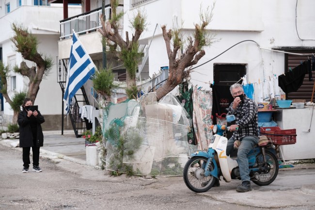 Ικαρία: Τα μυστικά της μακροζωίας των κατοίκων της σε αφιέρωμα της βαυαρικής ραδιοφωνίας - Η θεωρία των "Μπλε Ζωνών"