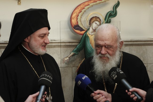 Ιερώνυμος για τα παιδιά ομόφυλων ζευγαριών: Η Εκκλησία δεν θα τα βαφτίζει μέχρι να μεγαλώσουν και να αποφασίσουν τα ίδια