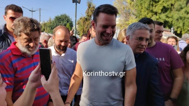 Στην Κόρινθο με κοντομάνικο ο Στέφανος Κασσελάκης [εικόνες - βίντεο]