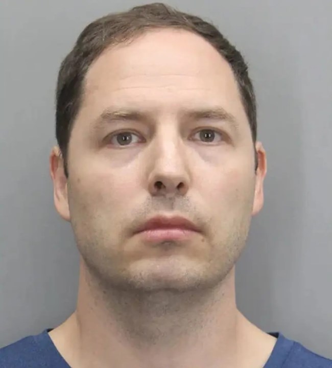 Συζυγοκτόνος με συνεργό τη Βραζιλιάνα νταντά των παιδιών και ερωμένη του σκότωσε και έναν άγνωστο