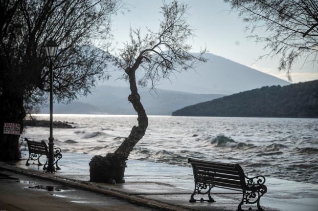 Προβλήματα σε ακτοπλοϊκά δρομολόγια λόγω θυελλωδών ανέμων