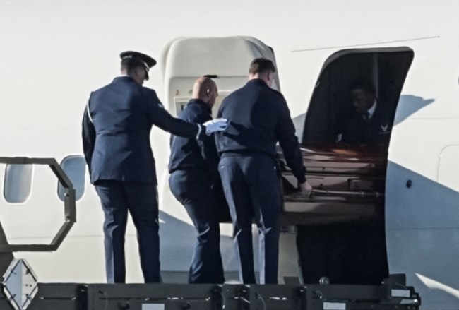τσαρλι κερκ φερετρο