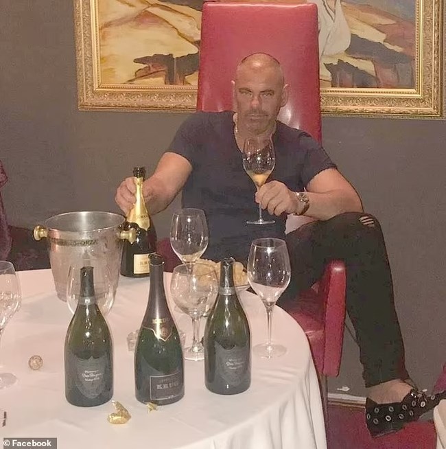 INFLUENCER ΒΑΣΙΛΙΑΣ ΤΗΣ ΝΥΧΤΑΣ ΤΟΥ ΜΙΛΑΝΟΥ