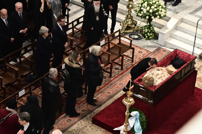 Λαϊκό προσκύνημα - Αρχιεπίσκοπος Αναστάσιος
