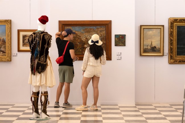 Στο σφυρί η ιστορική φουστανέλα του Θεόφιλου: 5.000 ευρώ η τιμή εκκίνησης - Ενα από τα ελάχιστα αντικείμενα του ζωγράφου